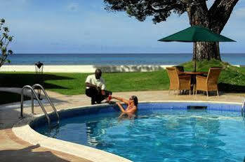 Treasure Beach By Elegant Hotels - All-Inclusive, Adults-Only Paynes Bay Bagian luar foto